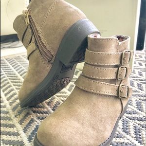 Cynthia Rowley toddler boots size 7